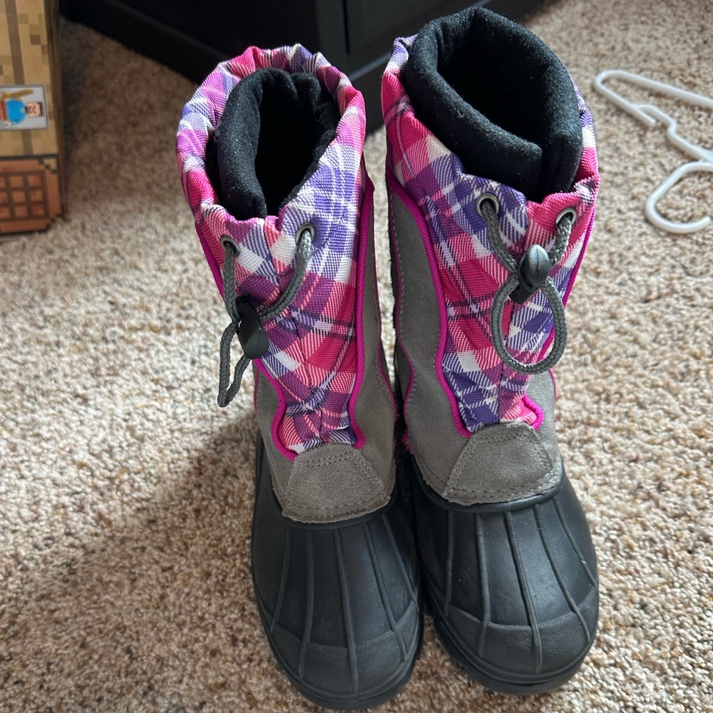 Girls size 2 Sporto snow boots